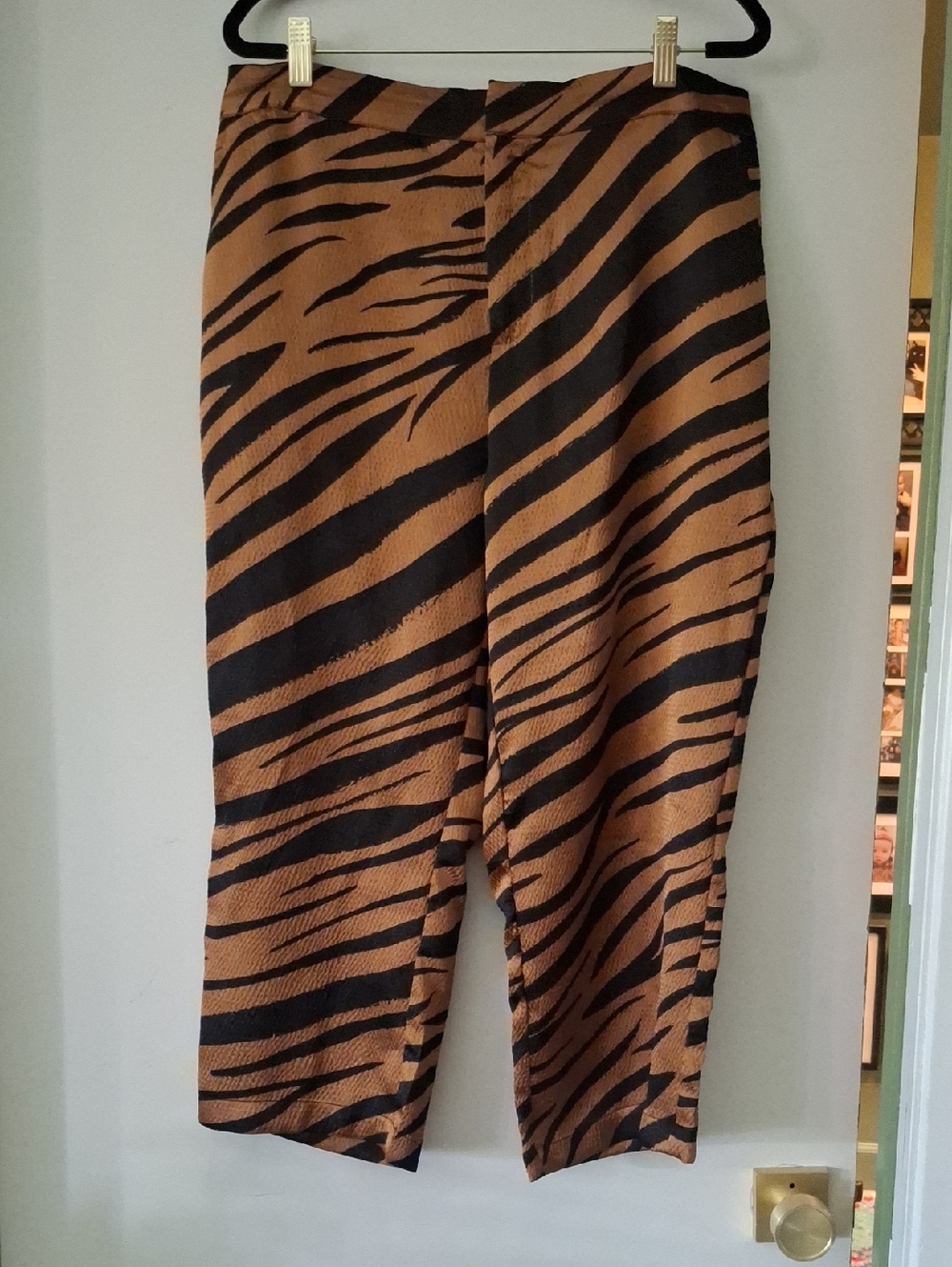 Who What Wear Black & Tan Tiger-Stripe Cropped Pants